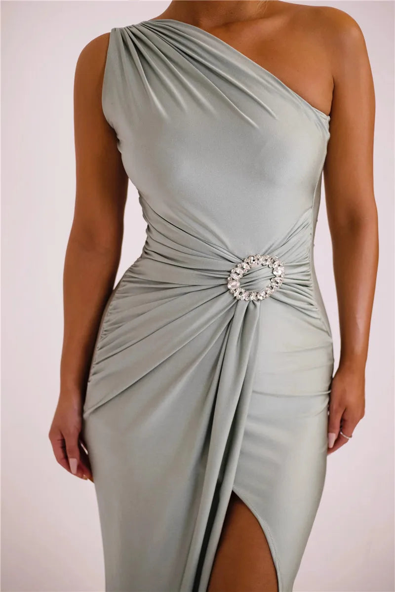 Shiny Brooch Inclined Shoulder Sleeveless Backless Split Maxi Dress